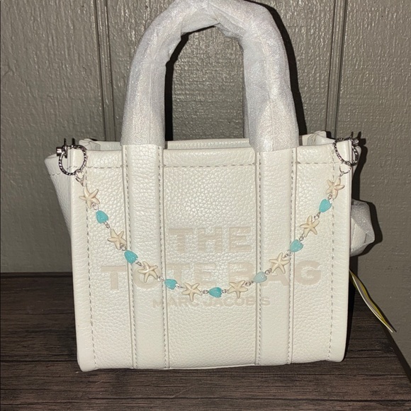Accessories - White Tote Bag with Starfish Accent